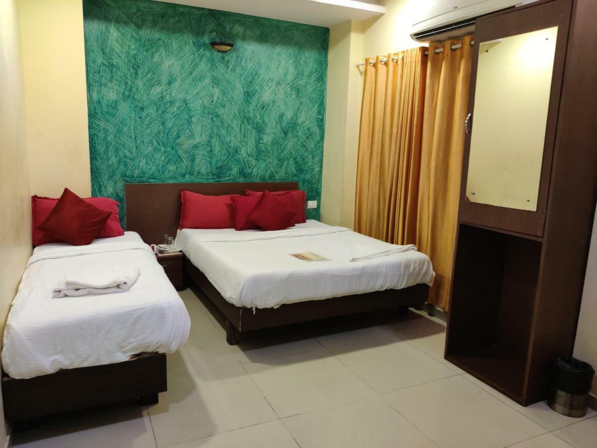 Hotel O Golden Sagar Mumbai Exterior foto