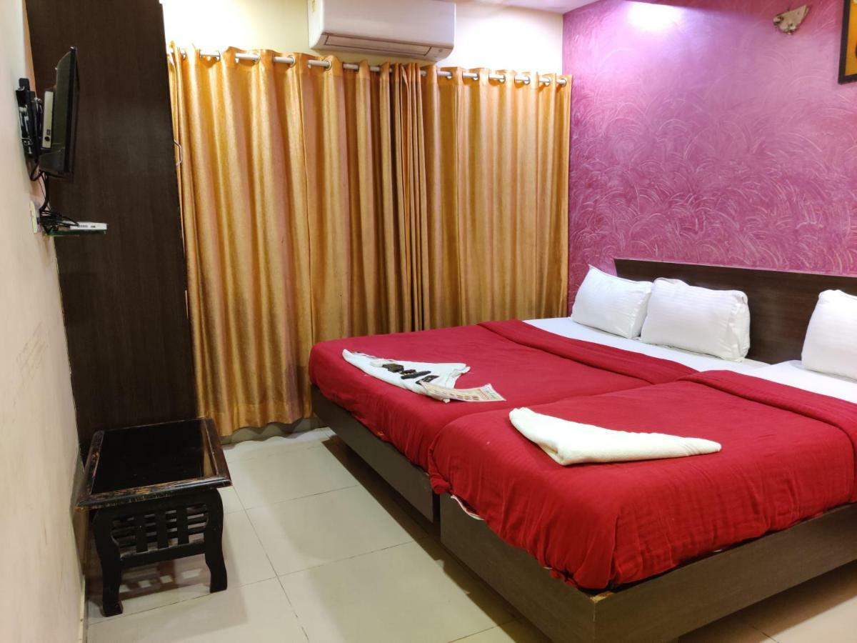 Hotel O Golden Sagar Mumbai Exterior foto